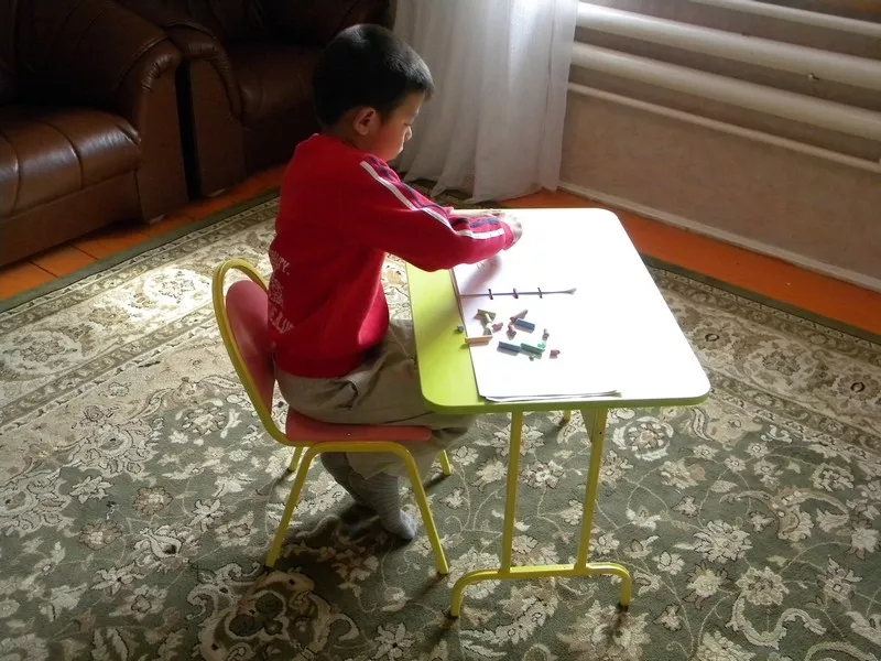 Детские стулья,  столы,  парты  2