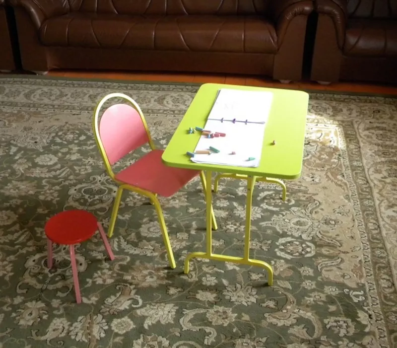 Детские стулья,  столы,  парты  3