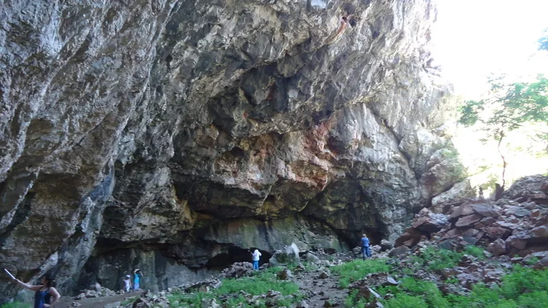 Групповые туры в пещеру Ак-Мечеть и к мавзолею Домак-ана 4