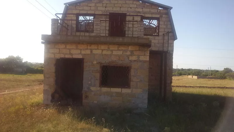 Продам недостроенный двухэтажный дом (Крым,  пгт Черноморское 4