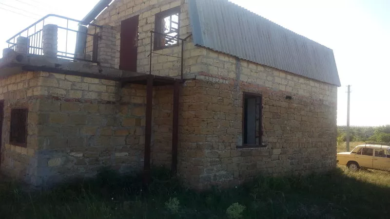 Продам недостроенный двухэтажный дом (Крым,  пгт Черноморское 5