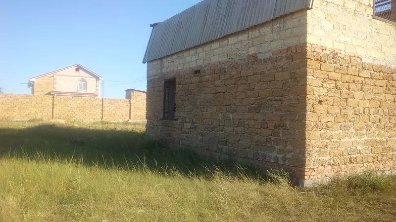 Продам недостроенный двухэтажный дом (Крым,  пгт Черноморское 8